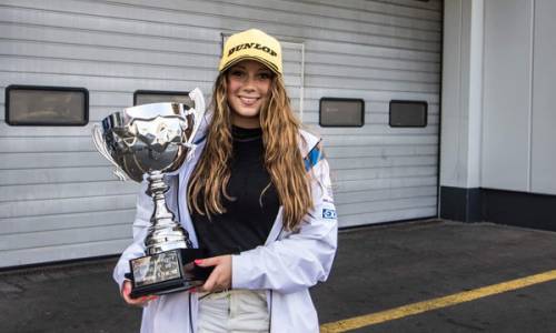 DMV GTC / DUNLOP 60: Sieg und zweimal Platz 2 für Carrie Schreiner auf dem Nürburgring